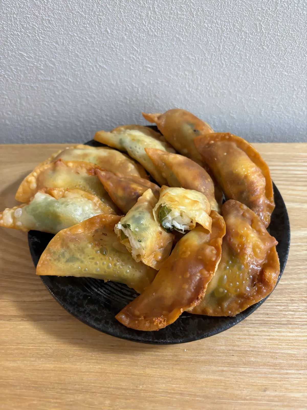 白身魚の大葉チーズ揚げ餃子